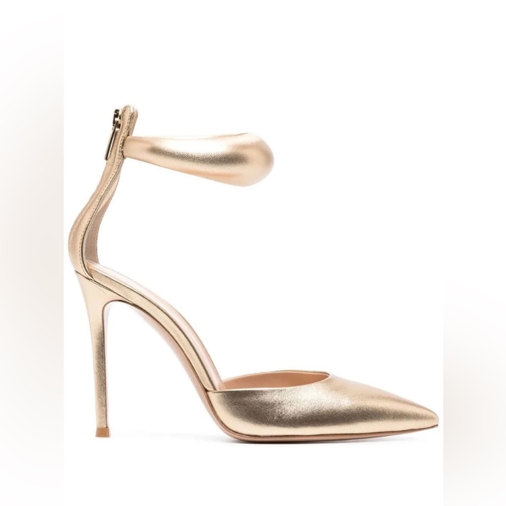 Gianvito Rossi
Gold Bijoux 110 Metallic Leather Pumps